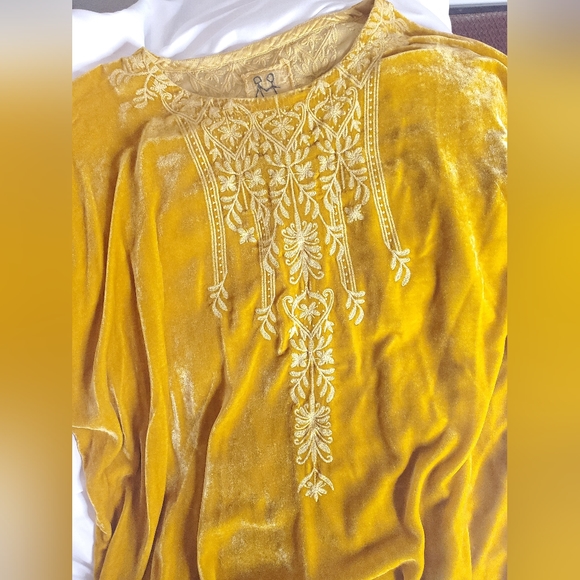 Johnny Was Velvet Gold Embroidered Top - Picture 4 of 4